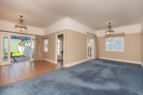 Photo of property in 194 Knights Road, Hutt Central, Lower Hutt, 5011