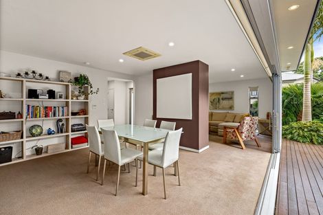 Photo of property in 9a Evelyn Place, Hillcrest, Auckland, 0627