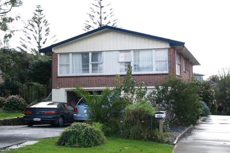 Photo of property in 22 Kayeleen Place, Cockle Bay, Auckland, 2014