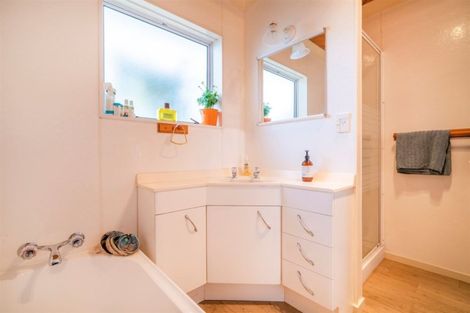 Photo of property in 6 Whitby Avenue, Whitianga, 3510