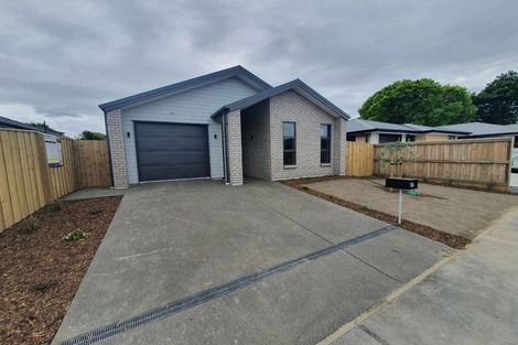 Photo of property in 12 Fairbairn Close, Halswell, Christchurch, 8025