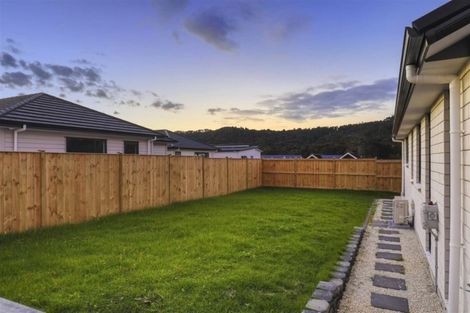 Photo of property in 7 Len Ireland Drive, Kumeu, 0810