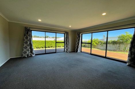 Photo of property in 6 Rayner Way, Glen Avon, New Plymouth, 4312