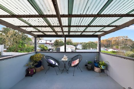 Photo of property in 12 Helena Street, Massey, Auckland, 0614