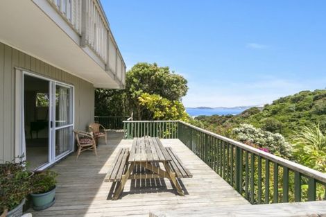 Photo of property in 84 Dowse Drive, Maungaraki, Lower Hutt, 5010