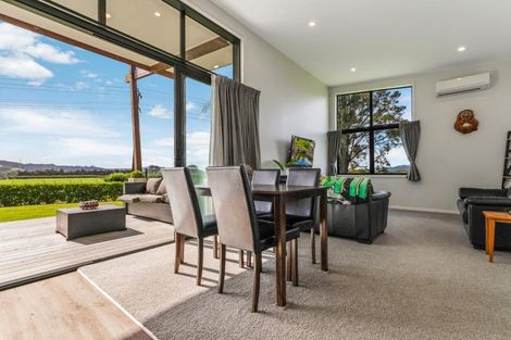 Photo of property in 89 Burnside Road, Ardmore, Papakura, 2582