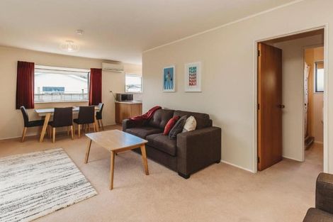 Photo of property in 2/47 Gilbert Street, New Plymouth, 4310