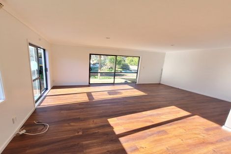 Photo of property in 81 Oreil Avenue, West Harbour, Auckland, 0618