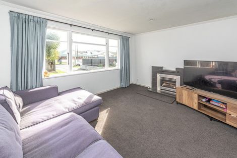 Photo of property in 19 Selwyn Crescent, College Estate, Whanganui, 4500