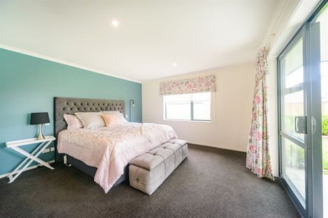 Photo of property in 27 Macdonald Heights, Feilding, 4702