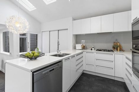 Photo of property in 26 Hawker Street, Mount Victoria, Wellington, 6011