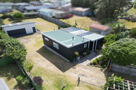 Photo of property in 3 Kent Terrace, Foxton Beach, Foxton, 4815