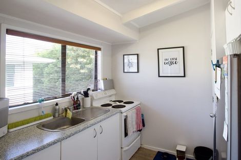 Photo of property in 36 Cockayne Crescent, Sunnynook, Auckland, 0620