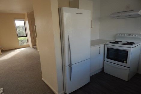 Photo of property in Lynn Park Terrace, 13/12 Ambrico Place, New Lynn, Auckland, 0600