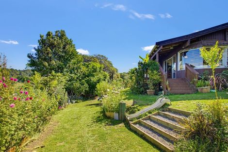 Photo of property in 6 Punga Place, Whitianga, 3510