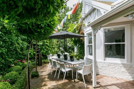 Photo of property in 21 Sealy Road, Bluff Hill, Napier, 4110