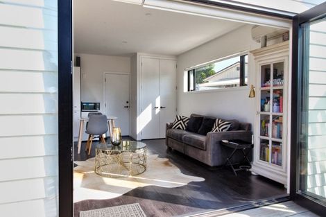 Photo of property in 97 Barrack Road, Mount Wellington, Auckland, 1060