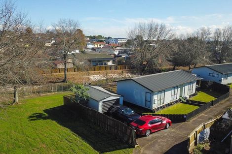 Photo of property in 1/11 Blackgate Place, Weymouth, Auckland, 2103