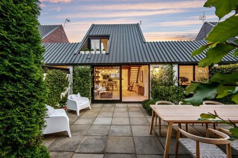 Photo of property in 16 Office Road, Merivale, Christchurch, 8014