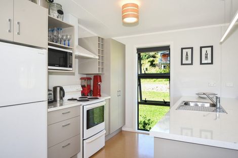 Photo of property in 3 Mahia Heights Drive, Mahia, 4198