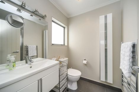 Photo of property in 25 Rosalie Terrace, Kelvin Grove, Palmerston North, 4414