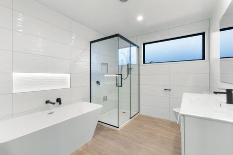 Photo of property in 15 Mount Creighton Crescent, Wanaka, 9305