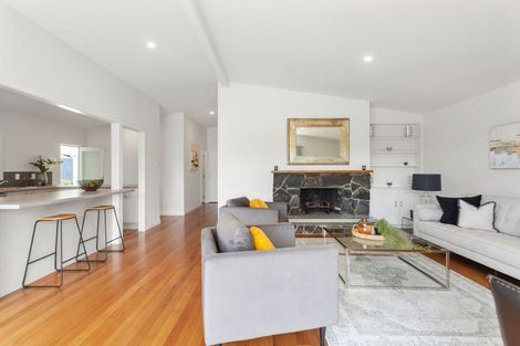 Photo of property in 201 Pakuranga Road, Pakuranga, Auckland, 2010