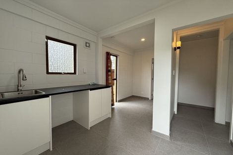 Photo of property in 2/22 Tui Glen Road, Birkenhead, Auckland, 0626