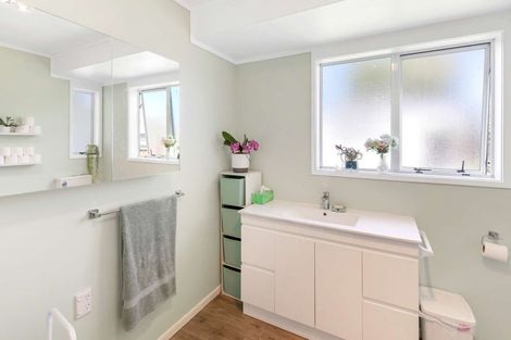 Photo of property in 74 Kennedy Drive, Levin, 5510