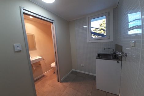 Photo of property in 6 Blandford Way, Newlands, Wellington, 6037