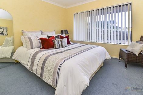 Photo of property in 30 Norm Pellow Drive, Manurewa, Auckland, 2105
