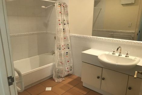 Photo of property in 2/11 Memorial Avenue, Ilam, Christchurch, 8053