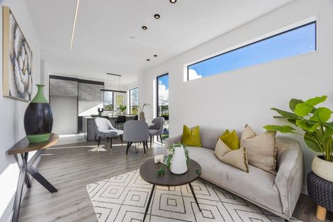 Photo of property in 19 Cedar Heights Avenue, Massey, Auckland, 0614