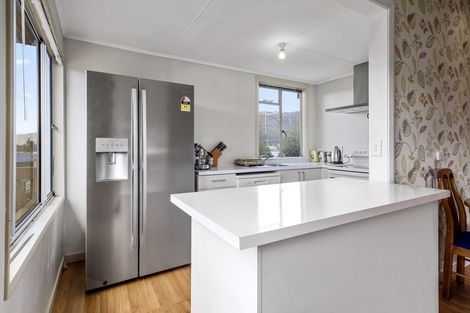 Photo of property in 27 Newcastle Street, Clyde, 9330