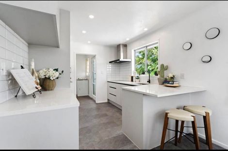 Photo of property in 16 Newham Place, Henderson, Auckland, 0612