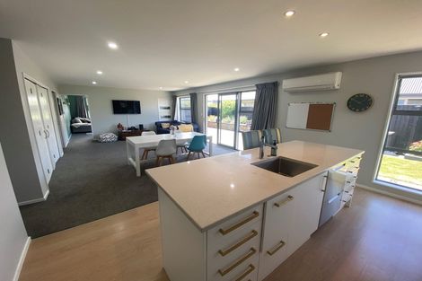 Photo of property in 22 Huntingdon Drive, Rangiora, 7400