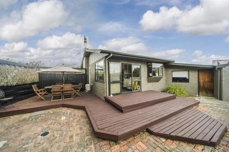 Photo of property in 2 Pukatea Place, Milson, Palmerston North, 4414