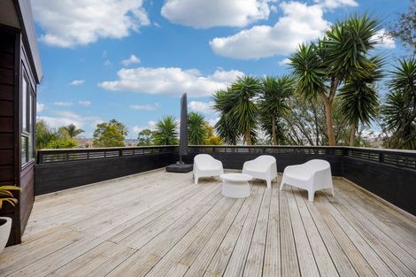 Photo of property in 3b Royalty Rise, Red Beach, 0932