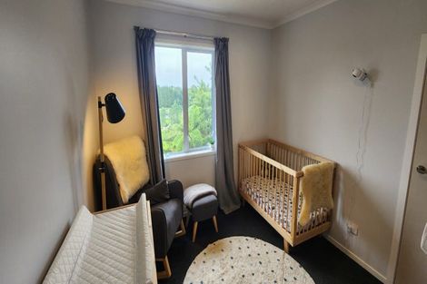 Photo of property in 13e York Crescent, Westown, New Plymouth, 4310