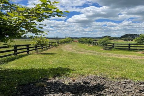 Photo of property in 15 Codlin Road, Waiuku, 2683