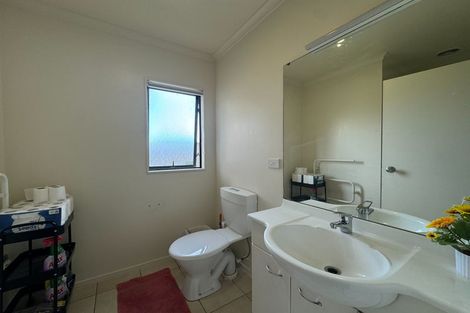 Photo of property in 21 Ashmere Lane, Weymouth, Auckland, 2103