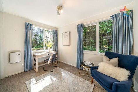 Photo of property in 12 Whiorau Grove, Lowry Bay, Lower Hutt, 5013