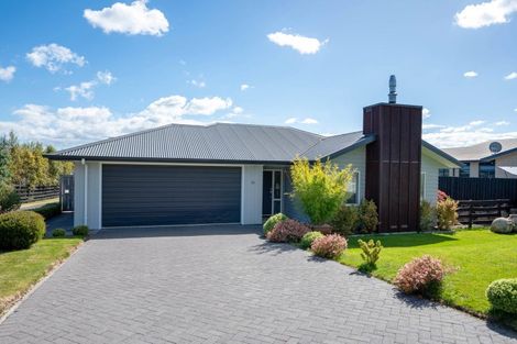 Photo of property in 68 Kenrigg Road, Kinloch, Taupo, 3377