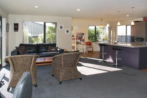 Photo of property in 6 Botany Lane, Whitby, Porirua, 5024