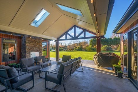 Photo of property in 2 Pheasant Lane, Aokautere, 4471