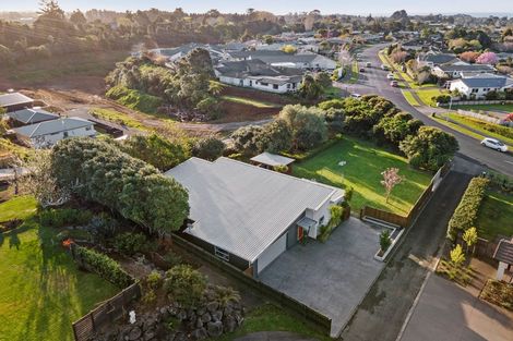 Photo of property in 23 Heta Road, Highlands Park, New Plymouth, 4312