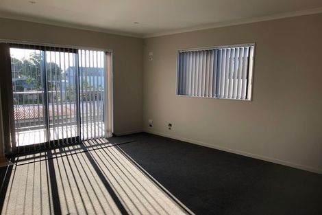 Photo of property in 2e Oxford Road, Manurewa, Auckland, 2102