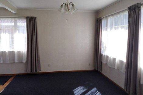 Photo of property in 77 Dale Crescent, Pakuranga, Auckland, 2010