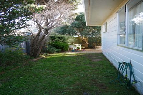 Photo of property in 5 Endeavour Avenue, Lyall Bay, Wellington, 6022