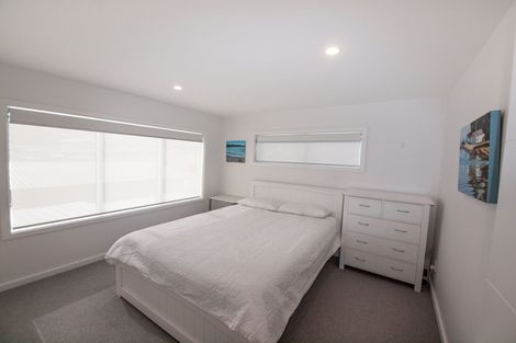 Photo of property in 5 Farnworth Terrace, Churton Park, Wellington, 6037